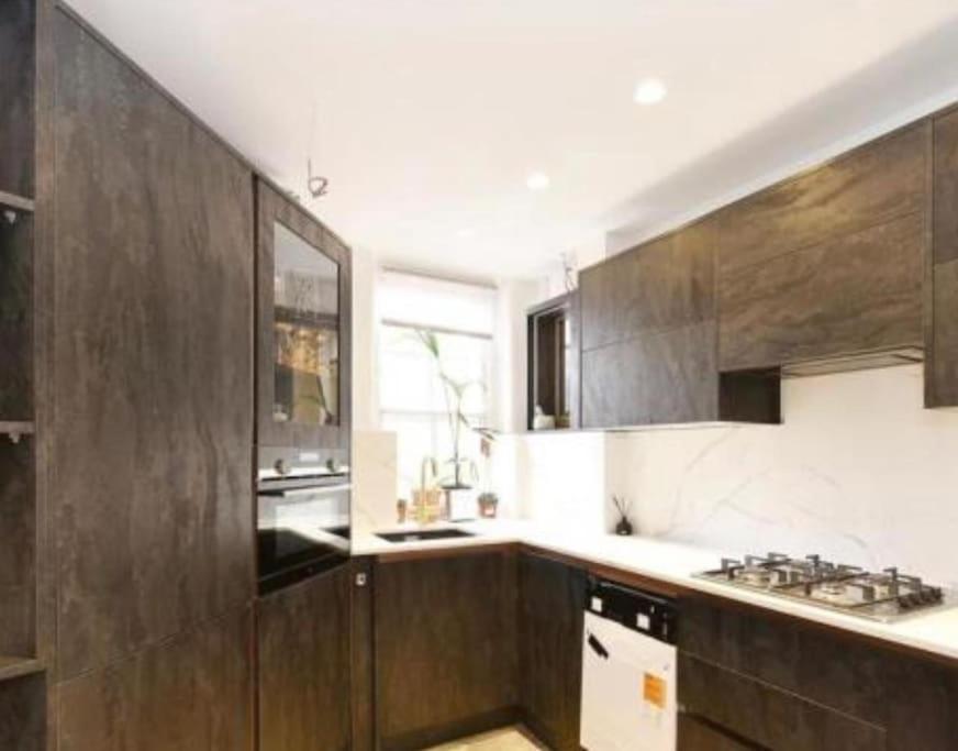 2 Bed Flat In St Johns Wood Appartement Londen Buitenkant foto